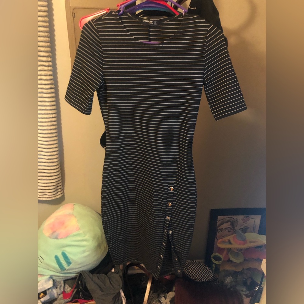 Form fitting striped thigh slit dress